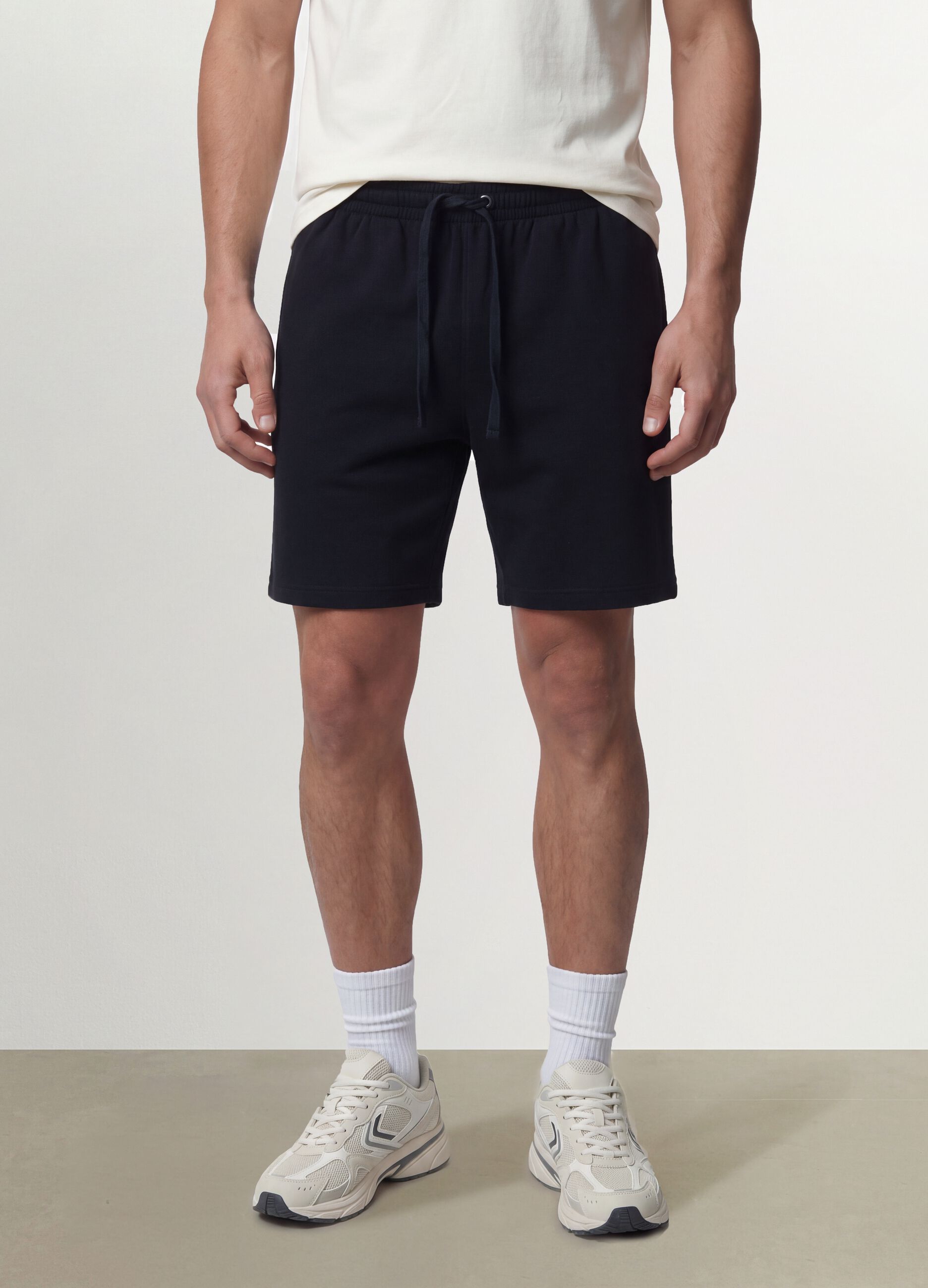 Black cotton-blend shorts with elasticated waist, regular fit