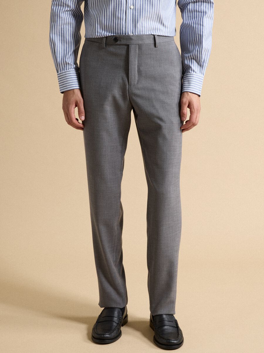 Pantaloni formali grigi in viscosa elasticizzata slim fit_1