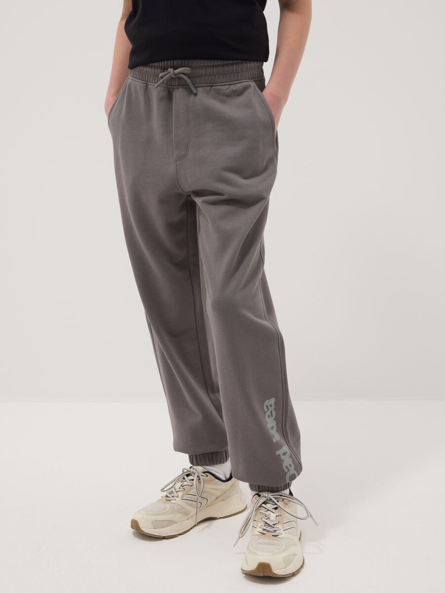 Pantaloni jogger in puro cotone grigio da ragazzo regular fit_1