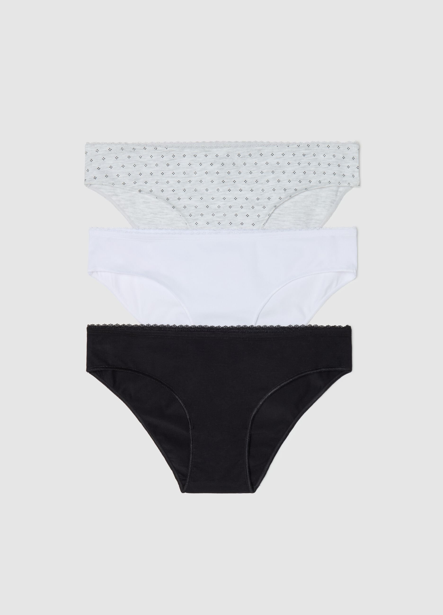 Three-pack briefs with lace