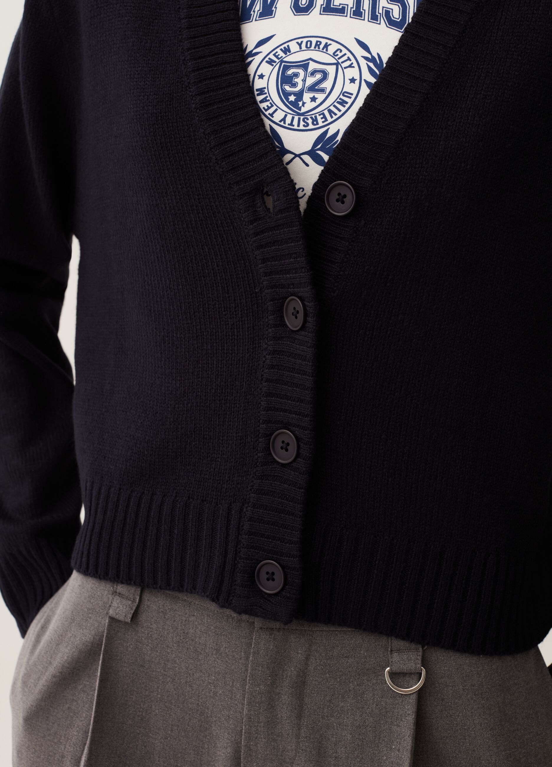 Cardigan con scollo a V_3