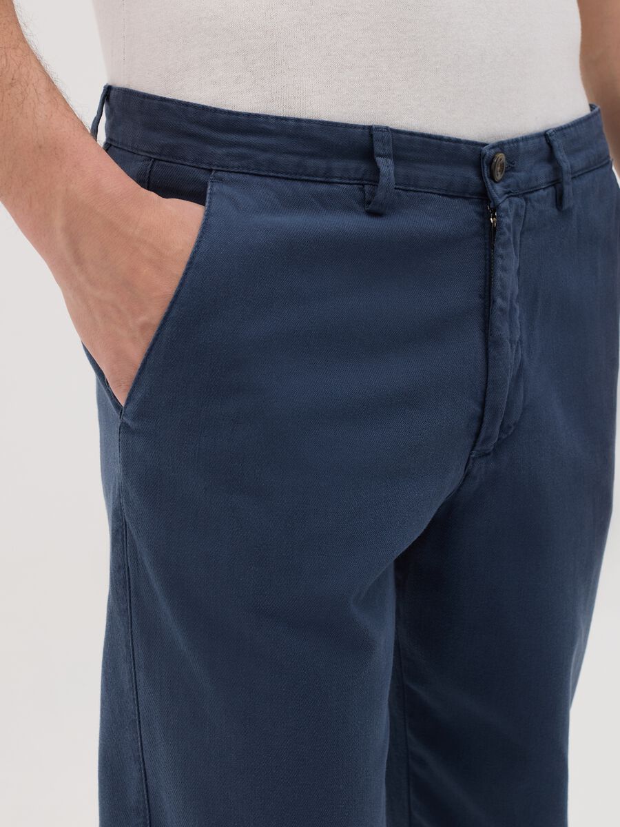 Blue carrot trousers in pure cotton_2
