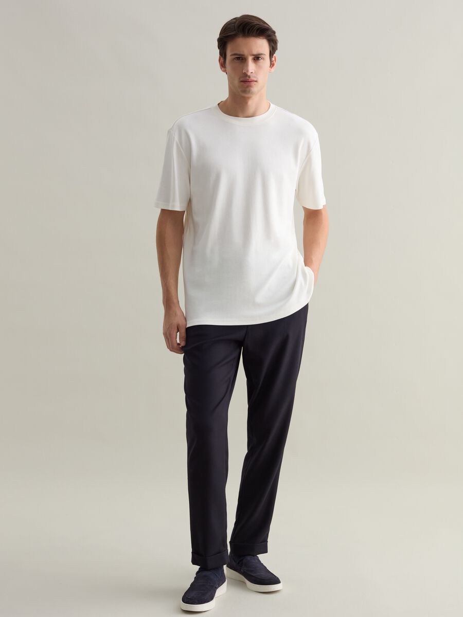 Contemporary T-shirt in cotton with round neck_1