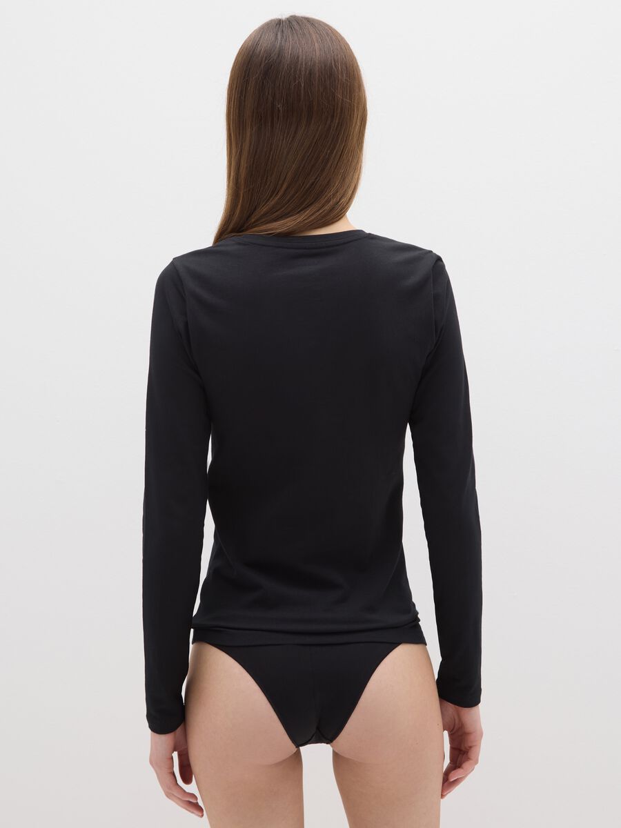Maglia nero a maniche lunghe_2