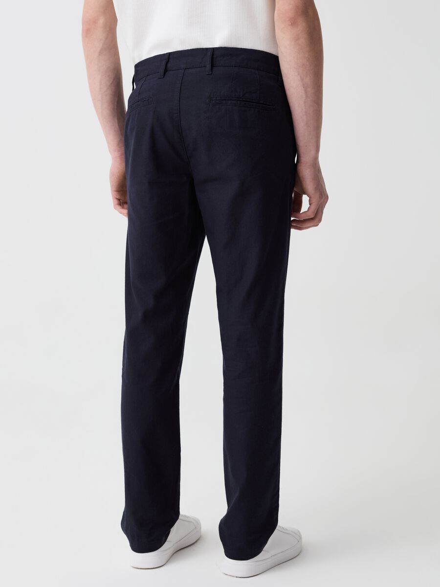 Chino trousers in linen and cotton_1
