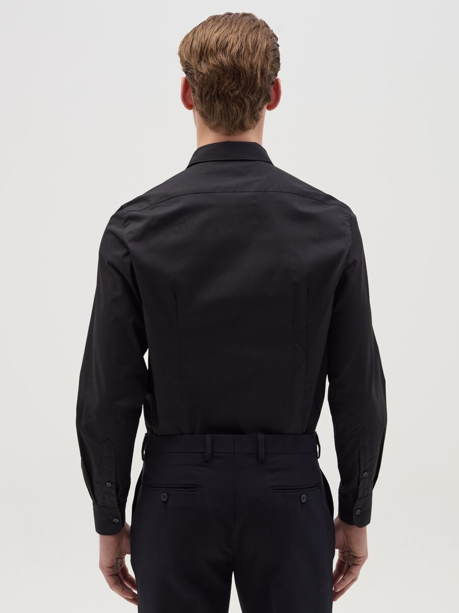 Slim-fit solid colour easy-iron shirt_1