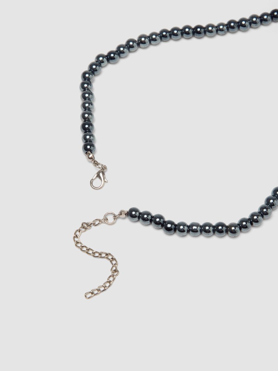 Collana rossa con nappina decorativa_2
