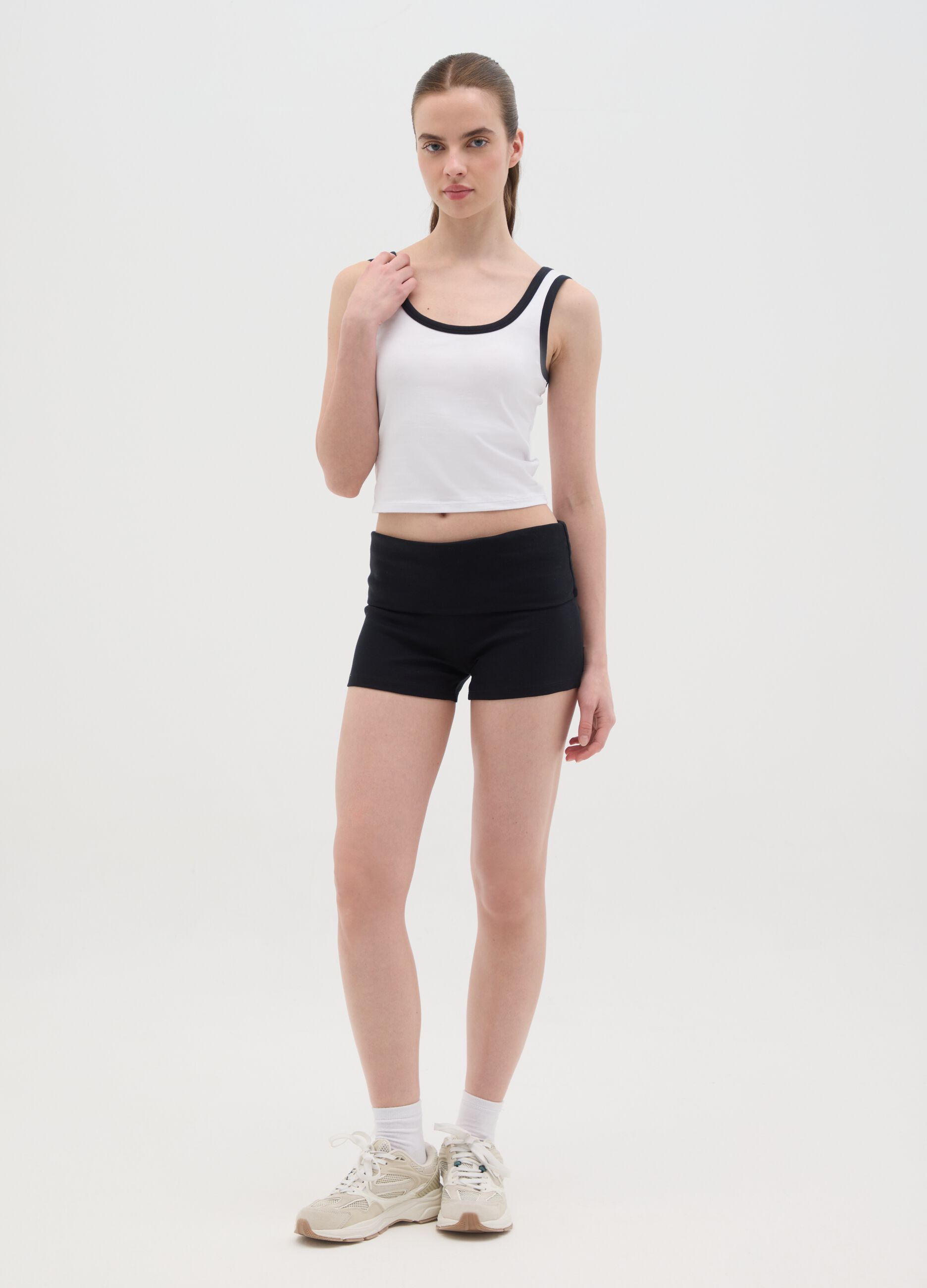 Black and white tank top in stretch cotton