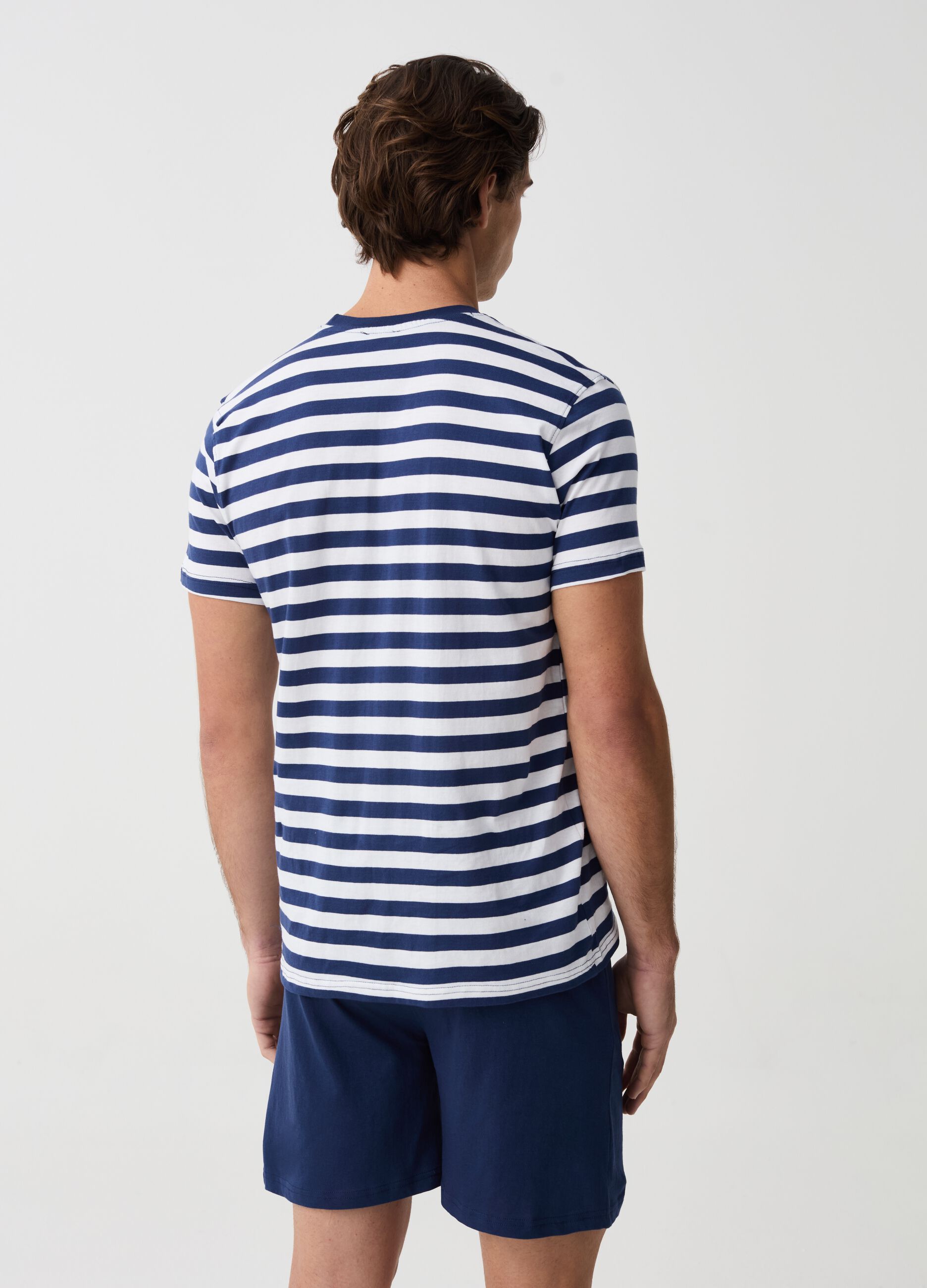 Short pyjama top with striped pattern