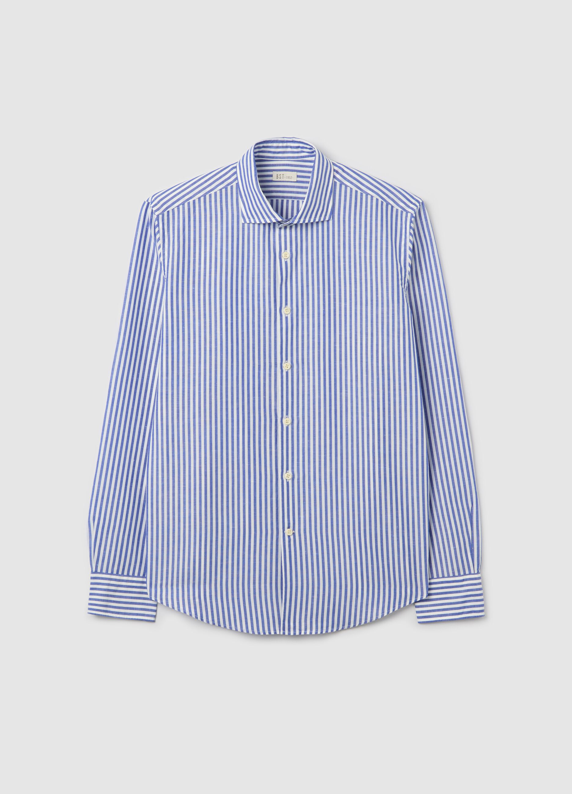 Camicia slim fit a righe bianche e blu
