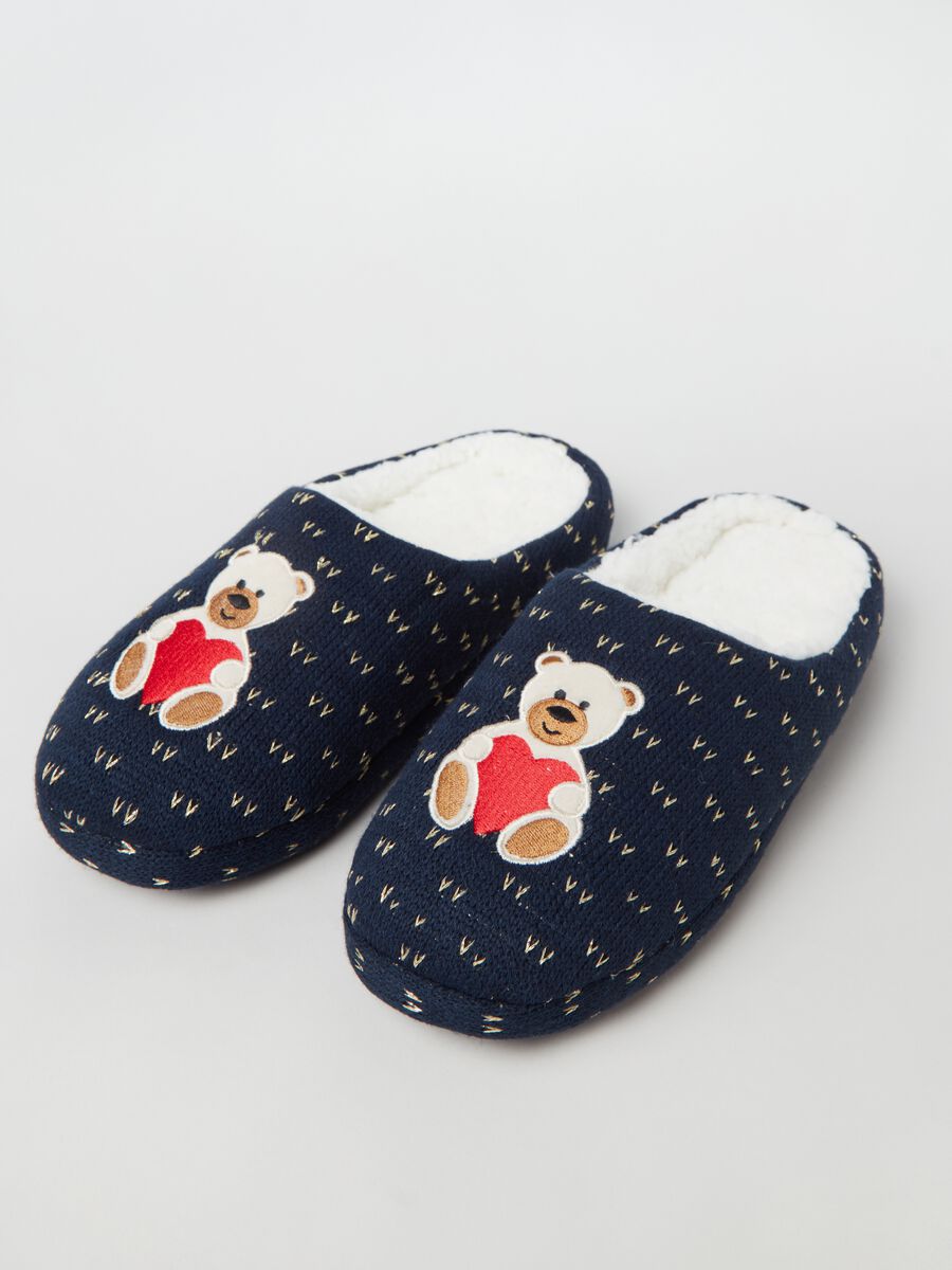 Pantofole con ricamo orso e cuore_1
