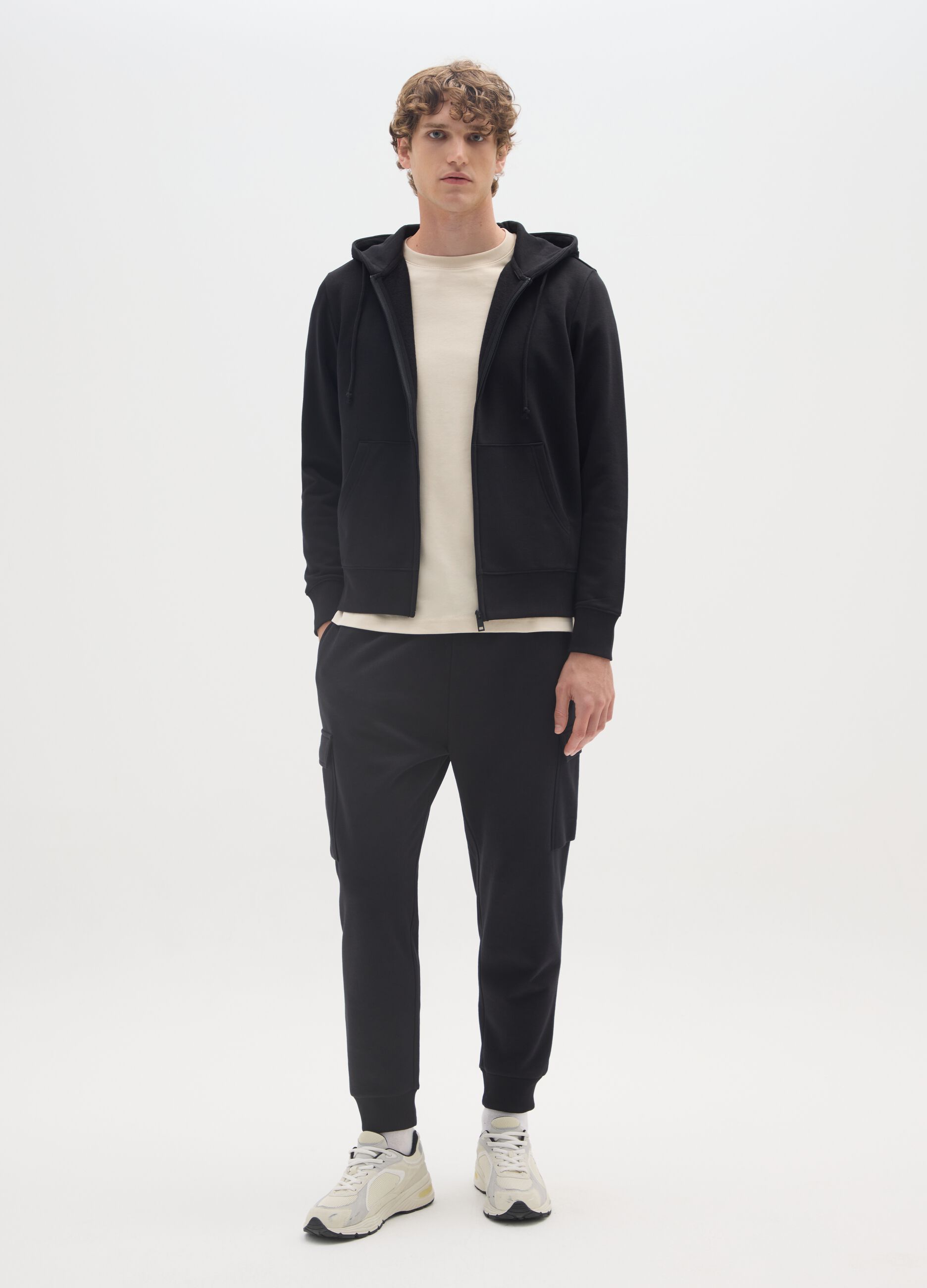 Felpa in misto cotone nero regular fit con zip