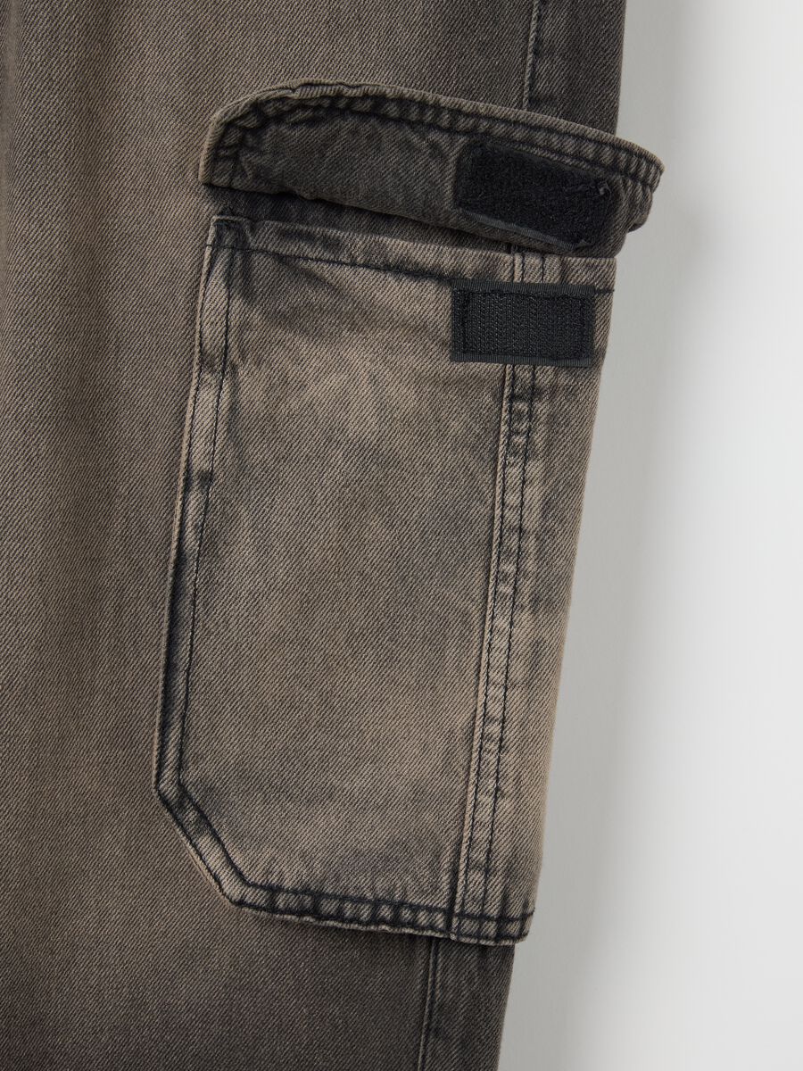 Jeans baggy in puro cotone multicolor con tasche cargo_5