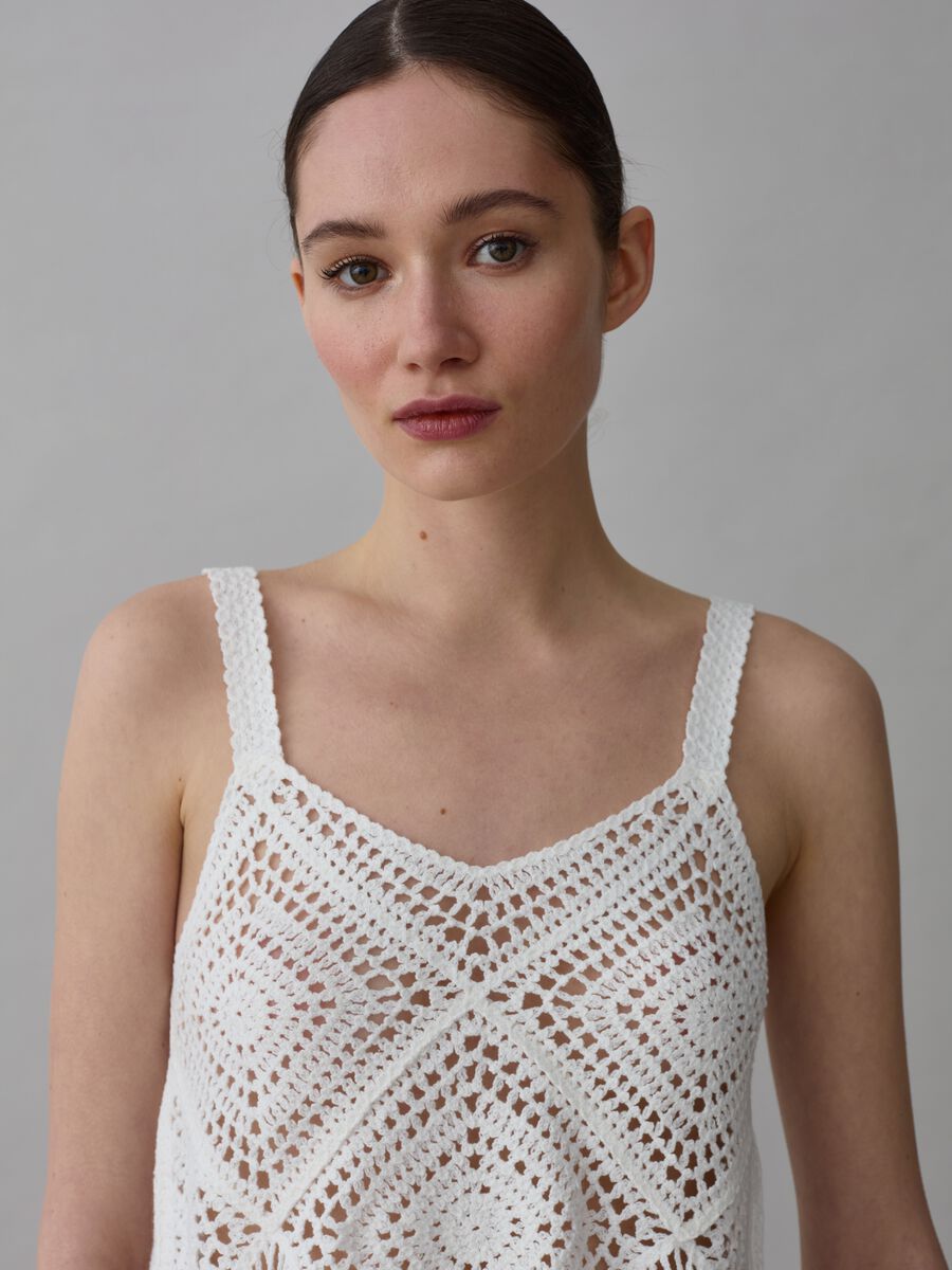 Crochet crop top with fringes_0