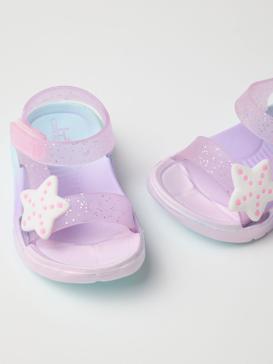 Sandali da bambina in PVC multicolor con glitter e stella decorativa_2