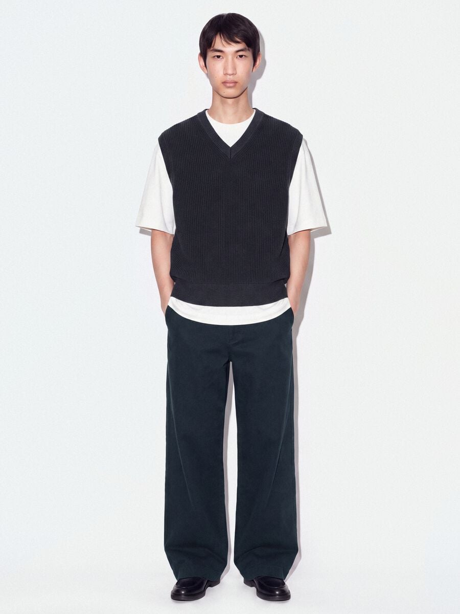Blue cropped pure cotton vest with deep V-neck_1