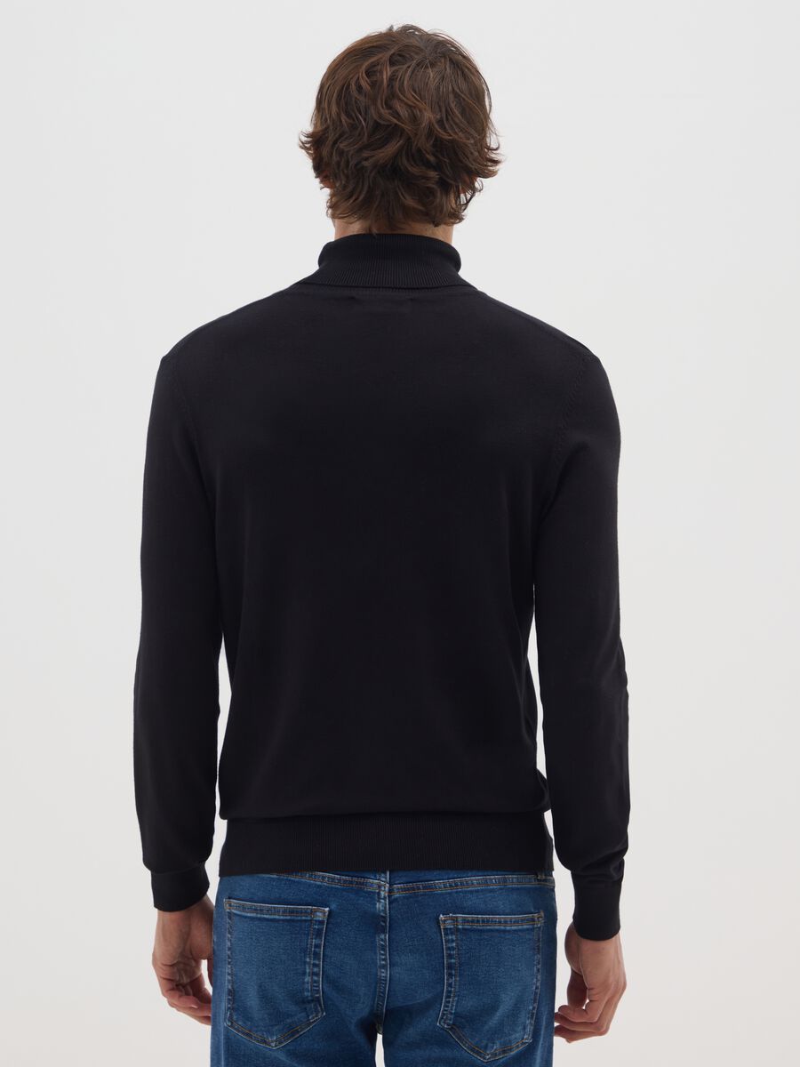 Dolcevita regular fit nero in misto viscosa_2