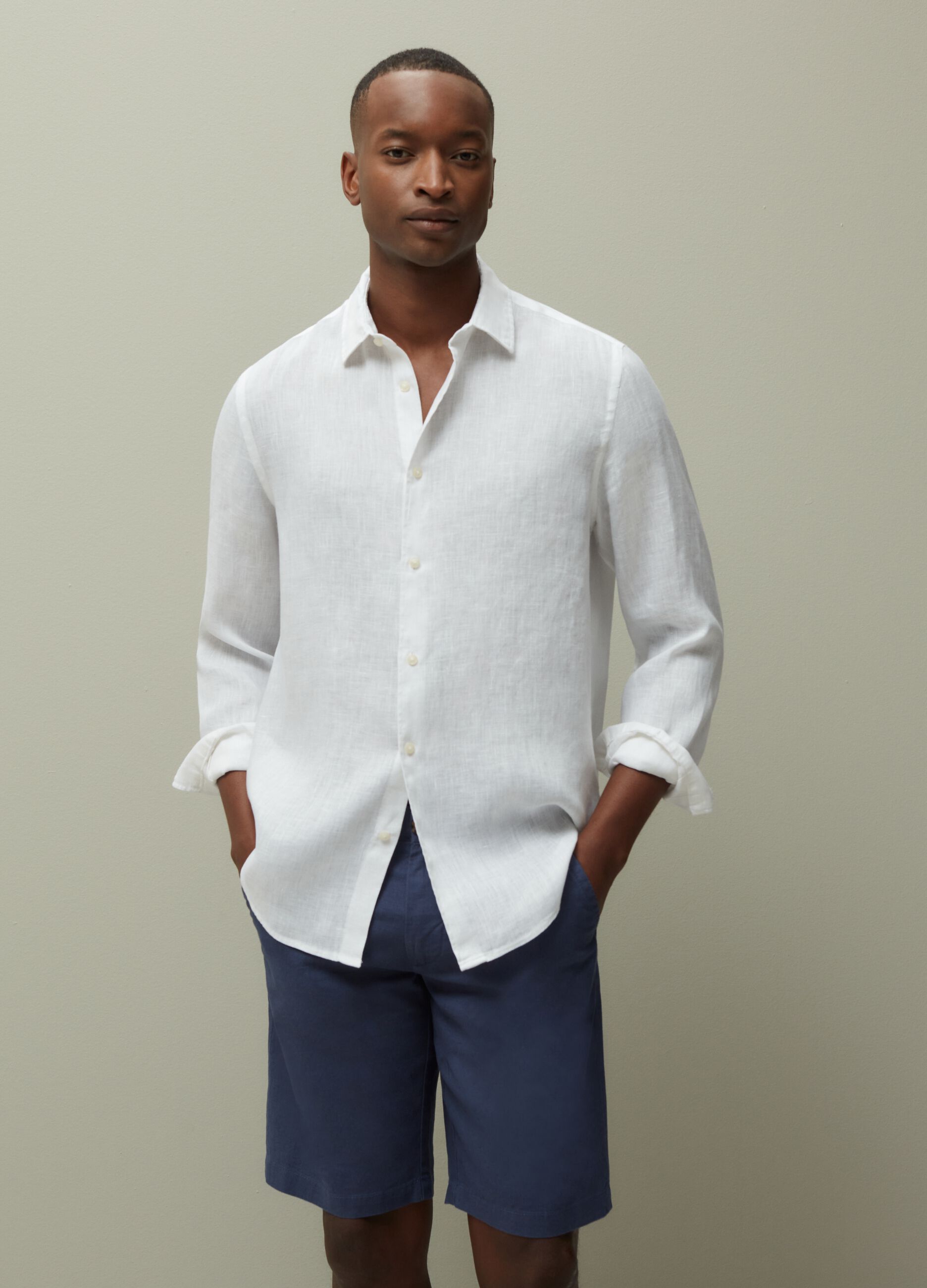 Bermuda chinos in linen and cotton