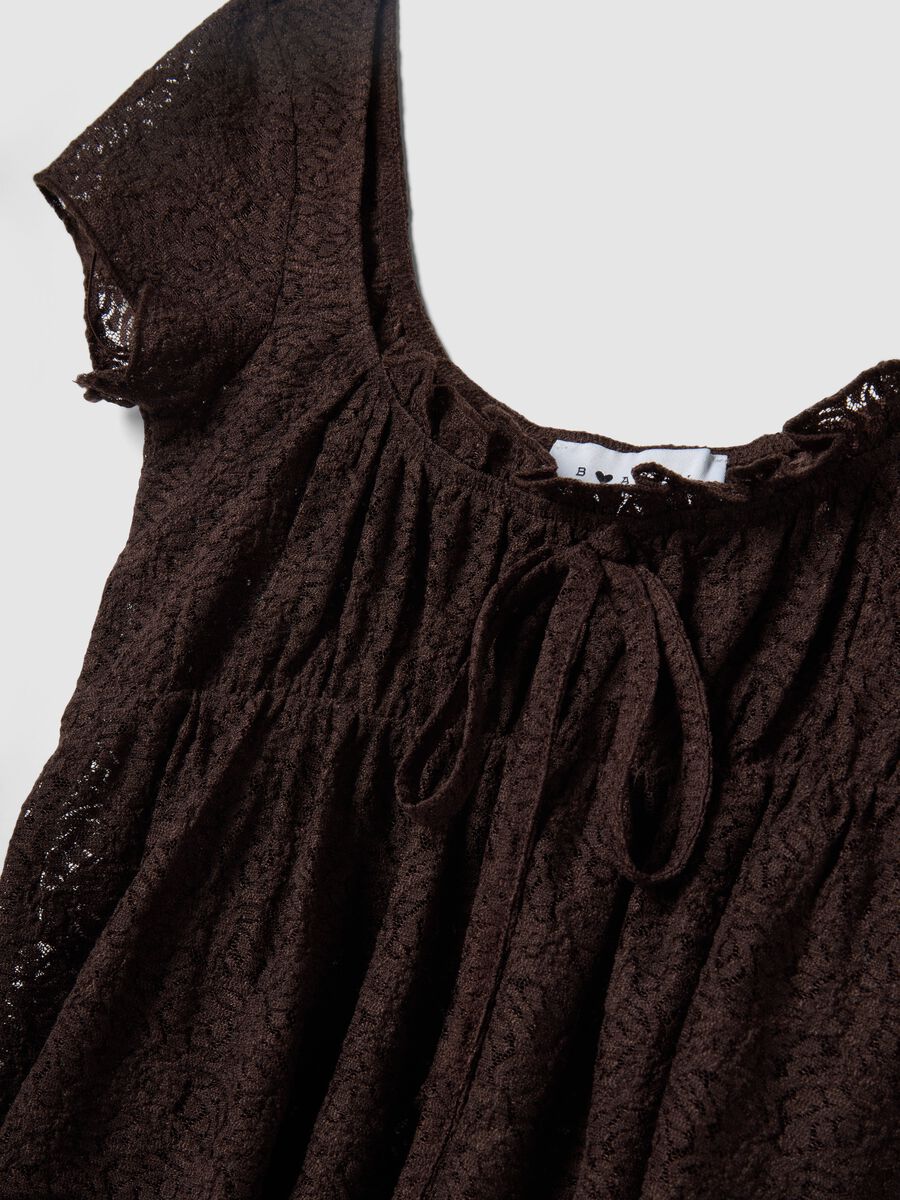 T-shirt in pizzo marrone regular fit con fiocco_5