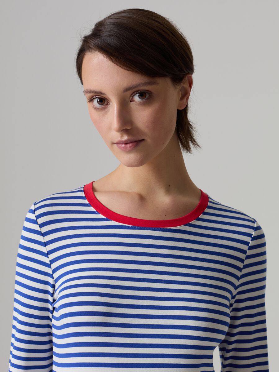 Striped T-shirt with contrasting edging_1