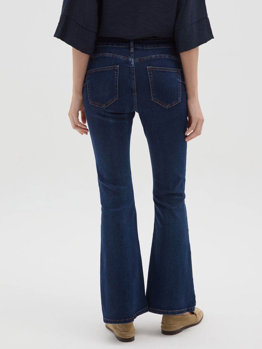 Jeans bootcut in denim lavaggio scuro_2