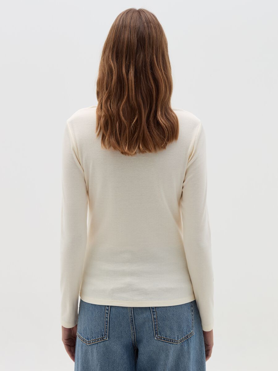 Long-sleeved T-shirt with granddad neckline_3