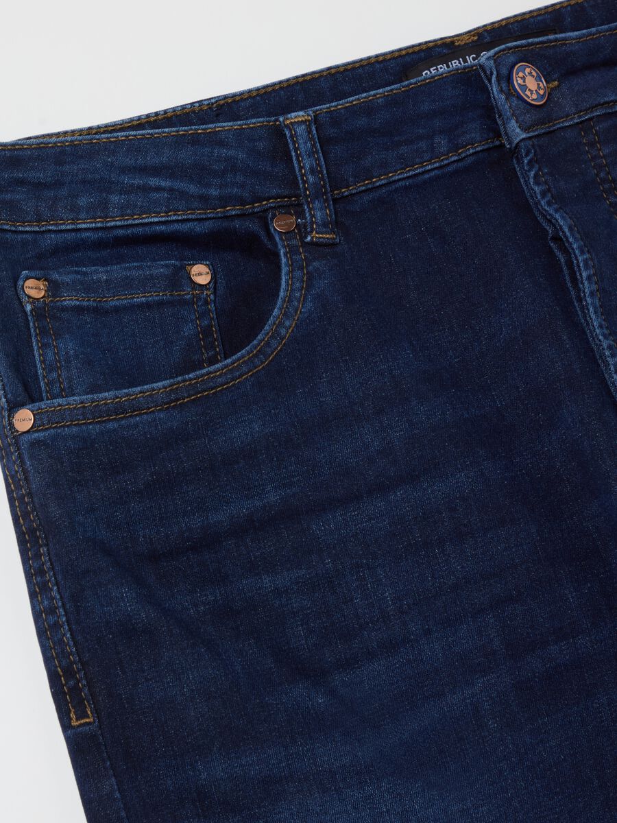 Stretch slim-fit rinsed jeans_5