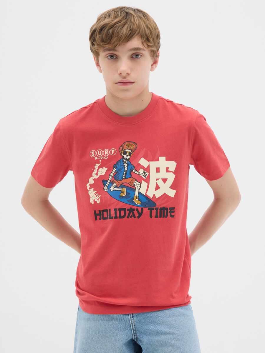 T-shirt da ragazzo in puro cotone rossa regular fit con stampa_0