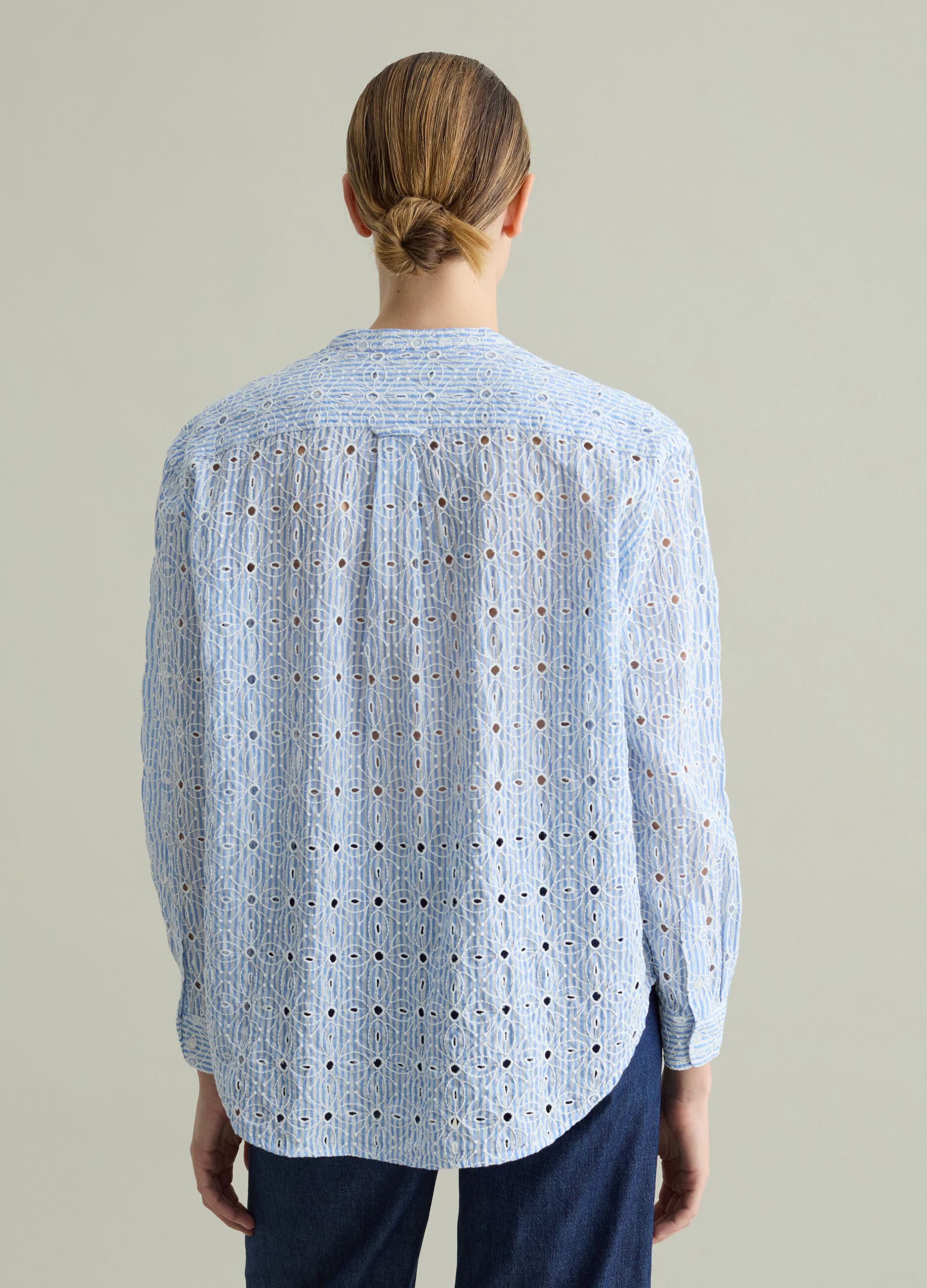 Camicia a righe in sangallo