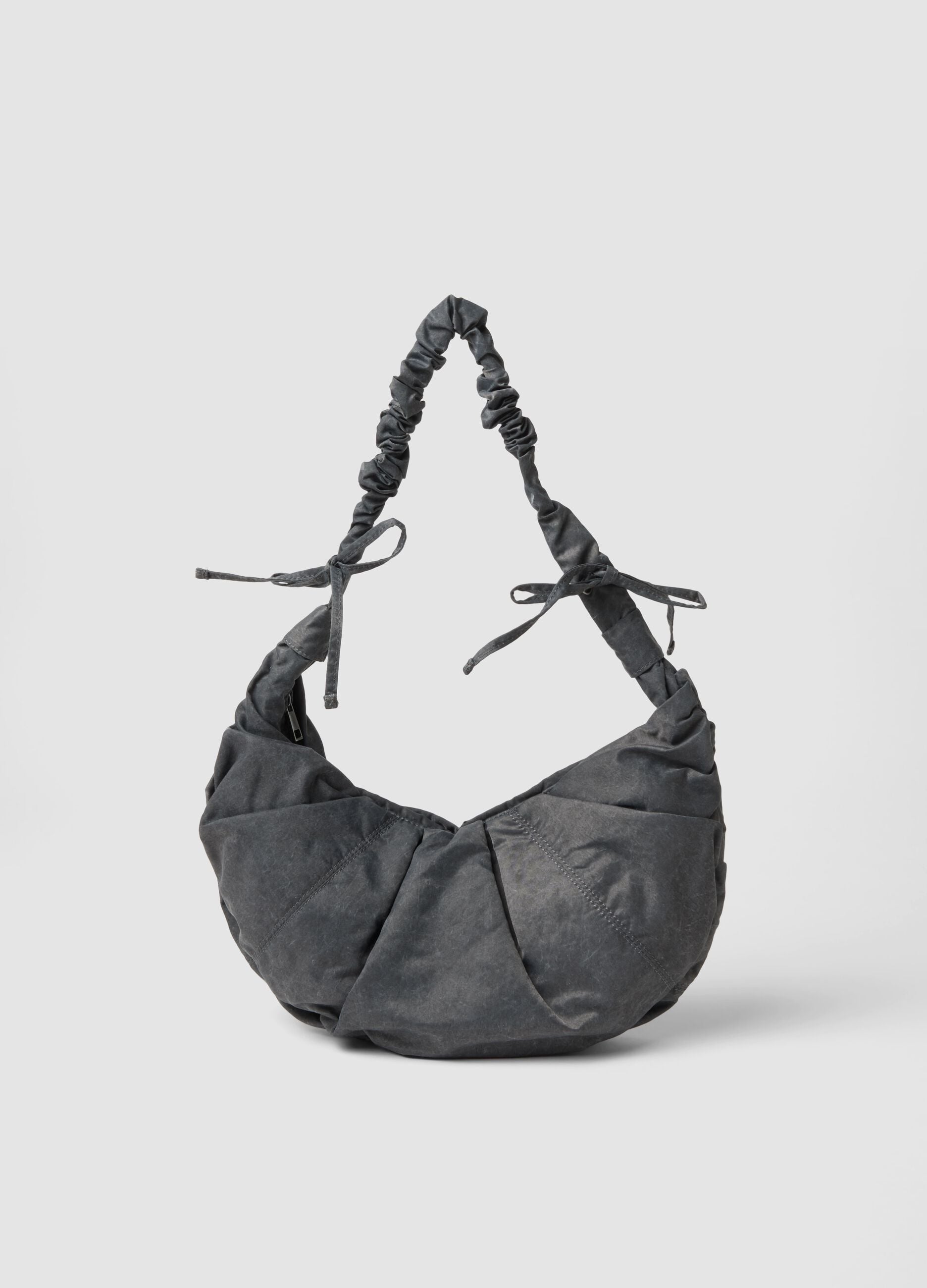 Grey shoulder bag with ruched handle