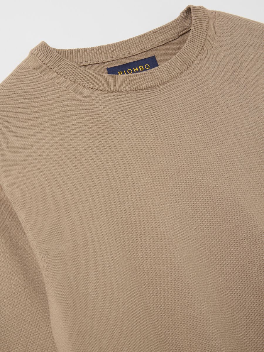 Solid colour pullover with round neck_5