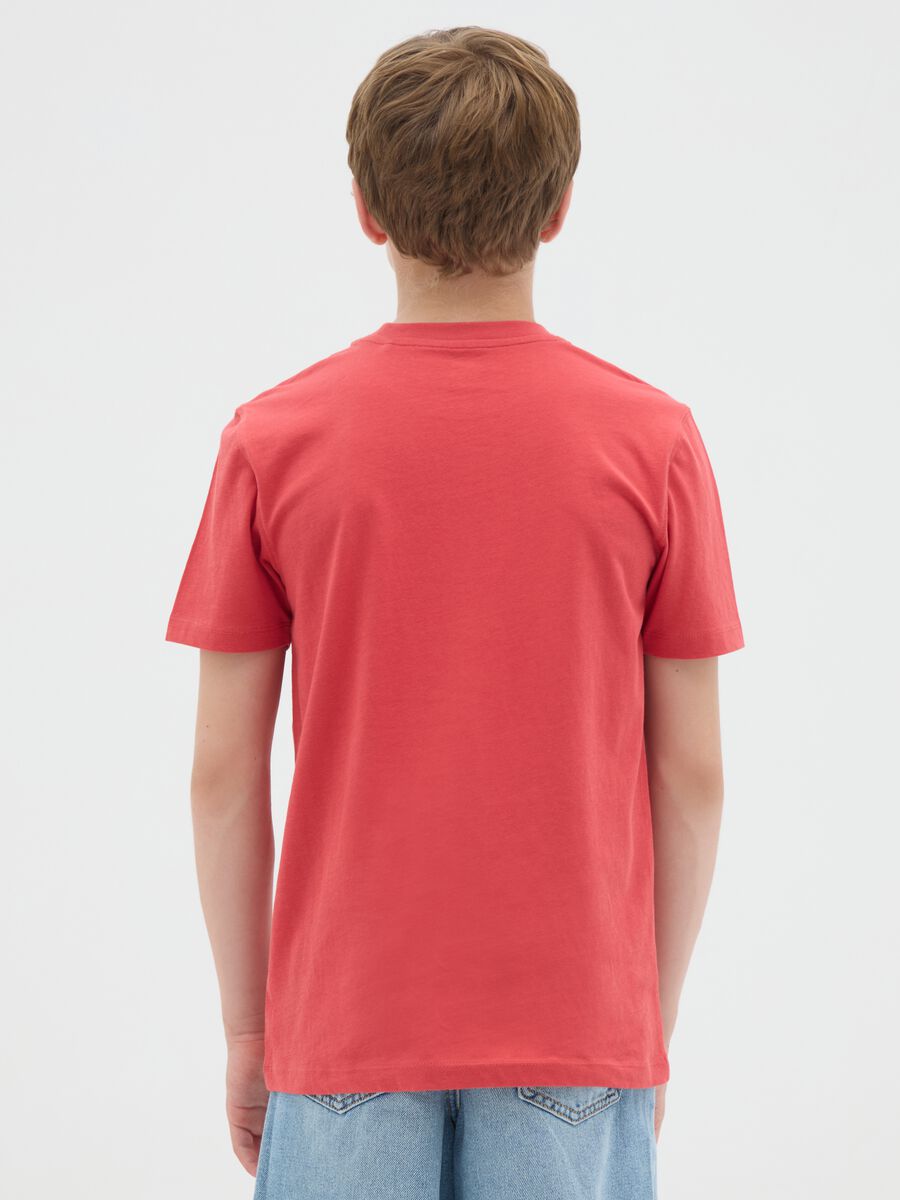 T-shirt da ragazzo in puro cotone rossa regular fit con stampa_1
