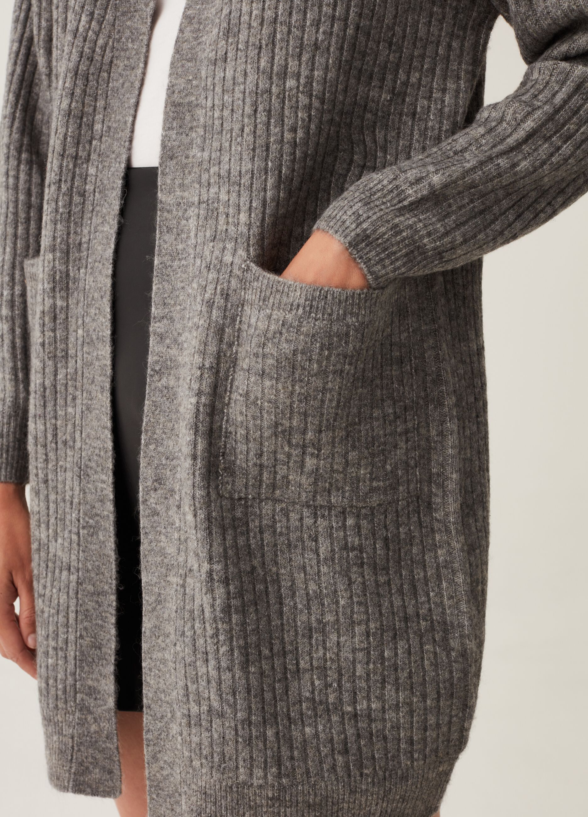 Cardigan a tre quarti con tasche_3