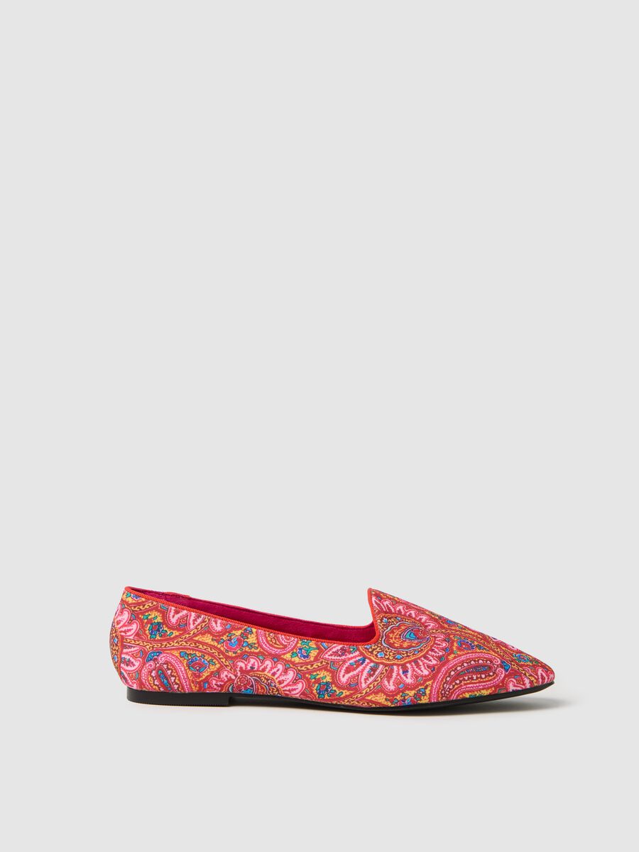 Pink slipper shoes with paisley pattern_0