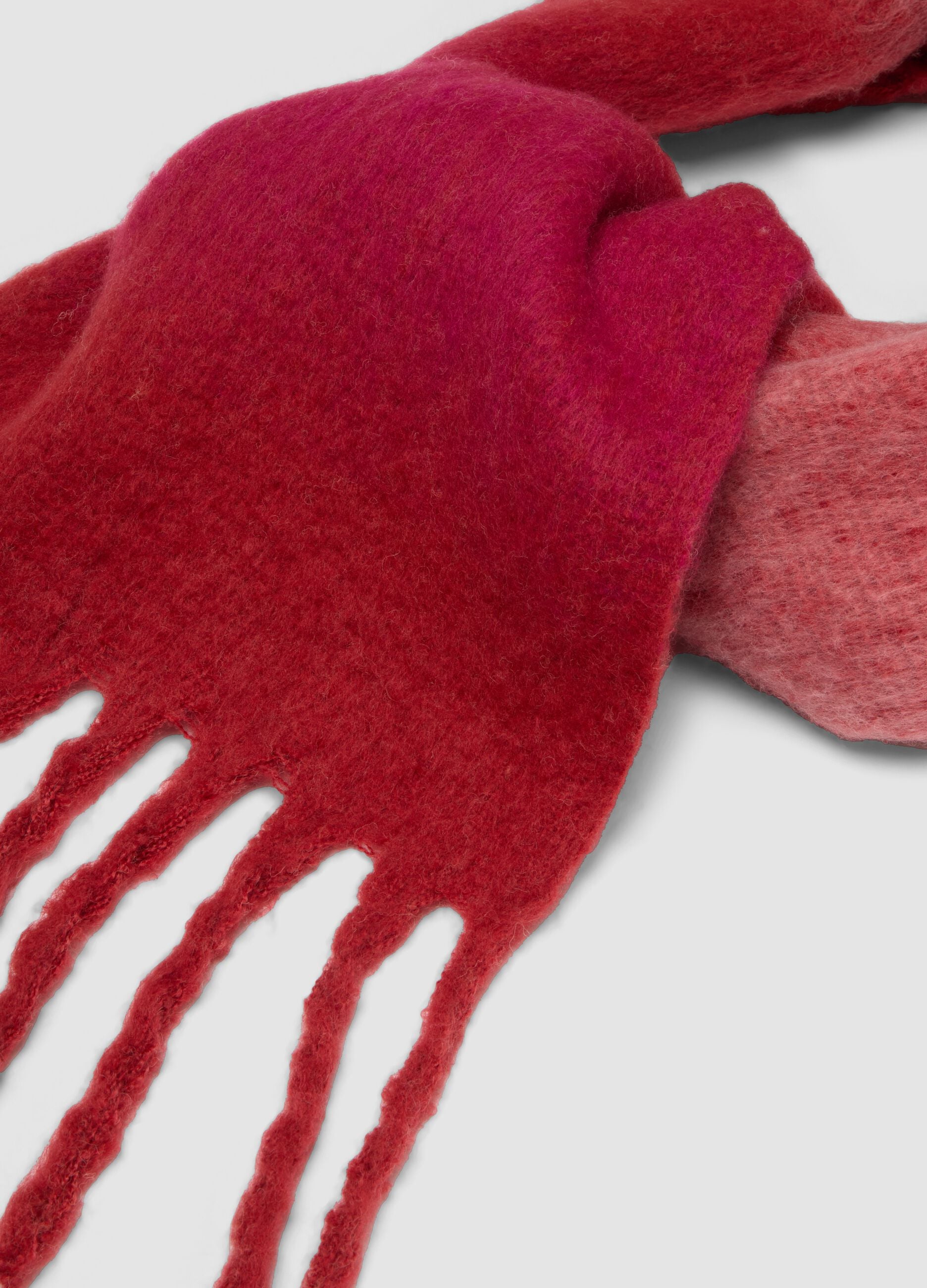 Pink wool-blend scarf with fringes