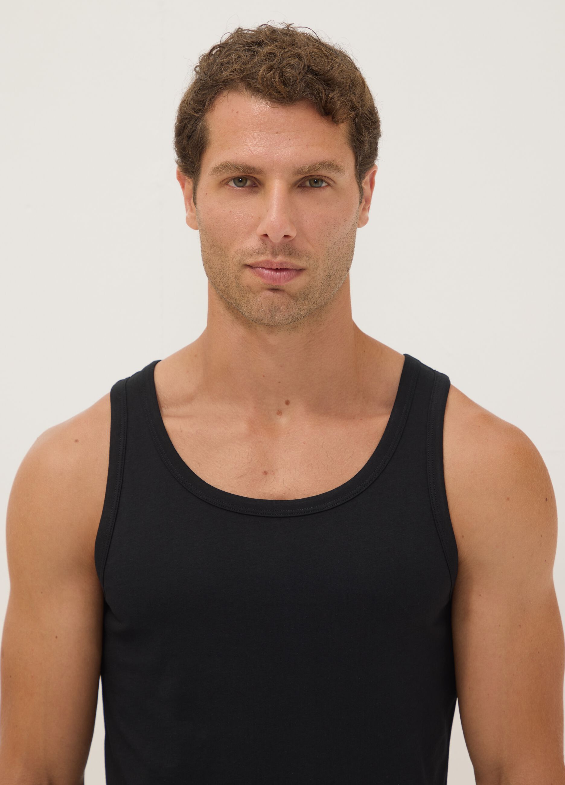 3-pack of blue organic cotton vests