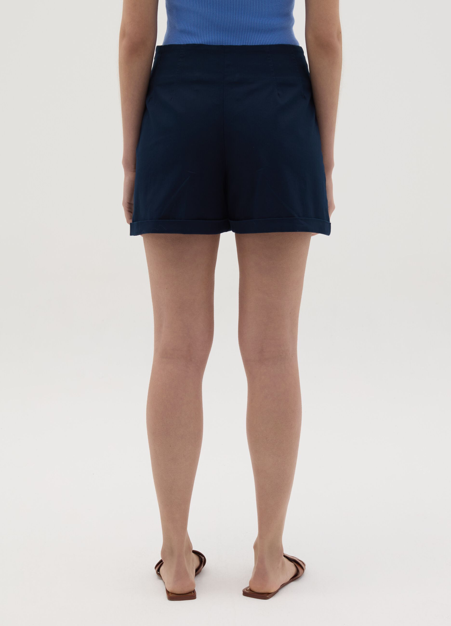 Tailored shorts with turn ups