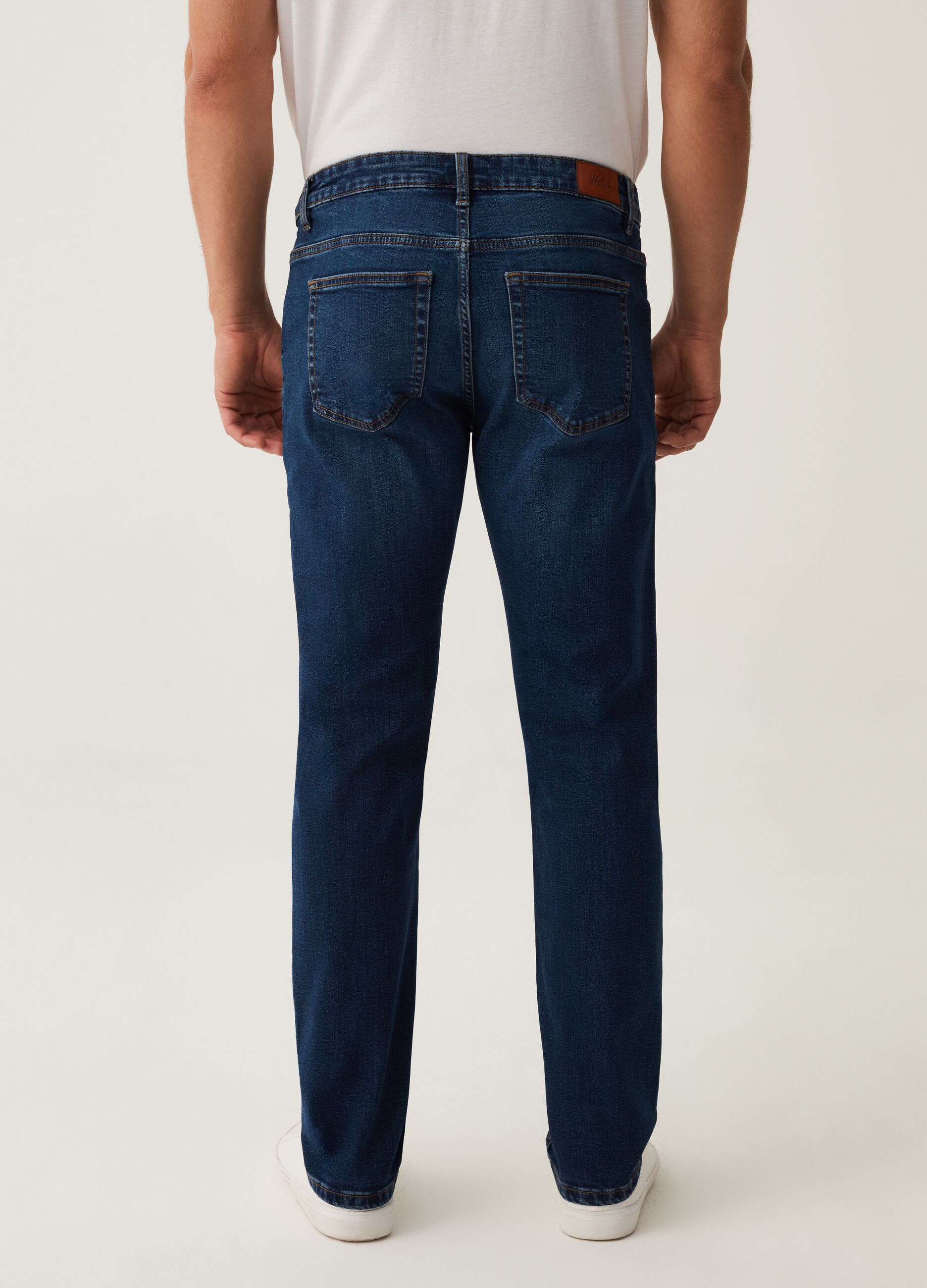 Jeans slim fit con scoloriture_2