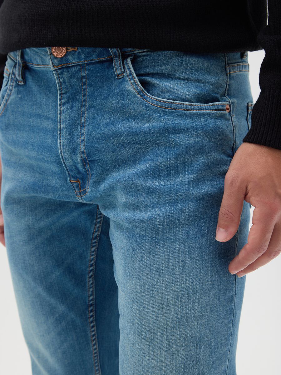 Jeans azzurri in denim slim fit_3