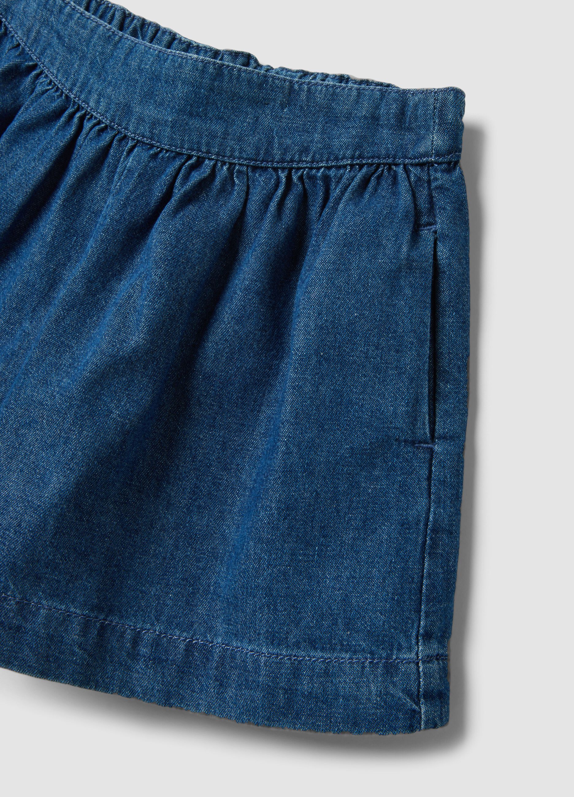 Completo rosa e denim in puro cotone con stampa floreale