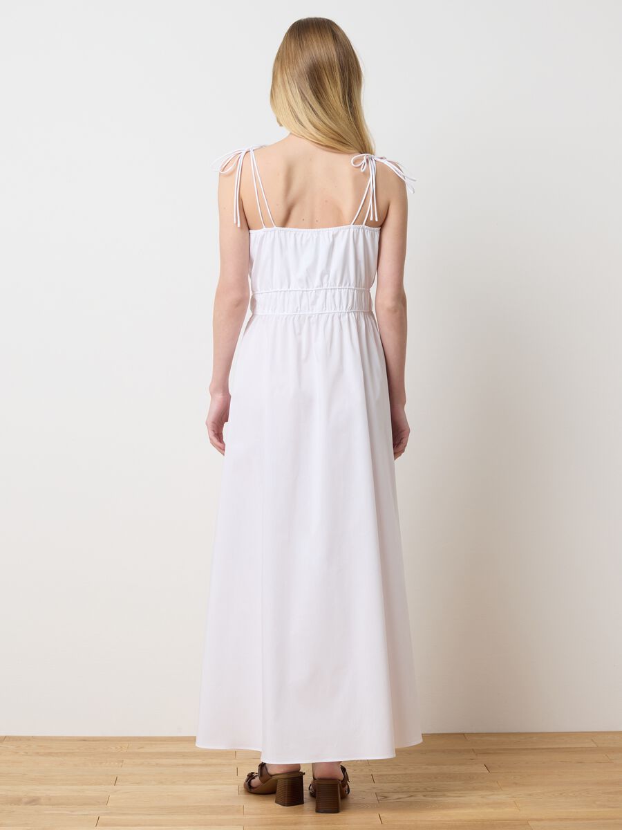 Women's long white cotton blend dress with regular fit and details_2