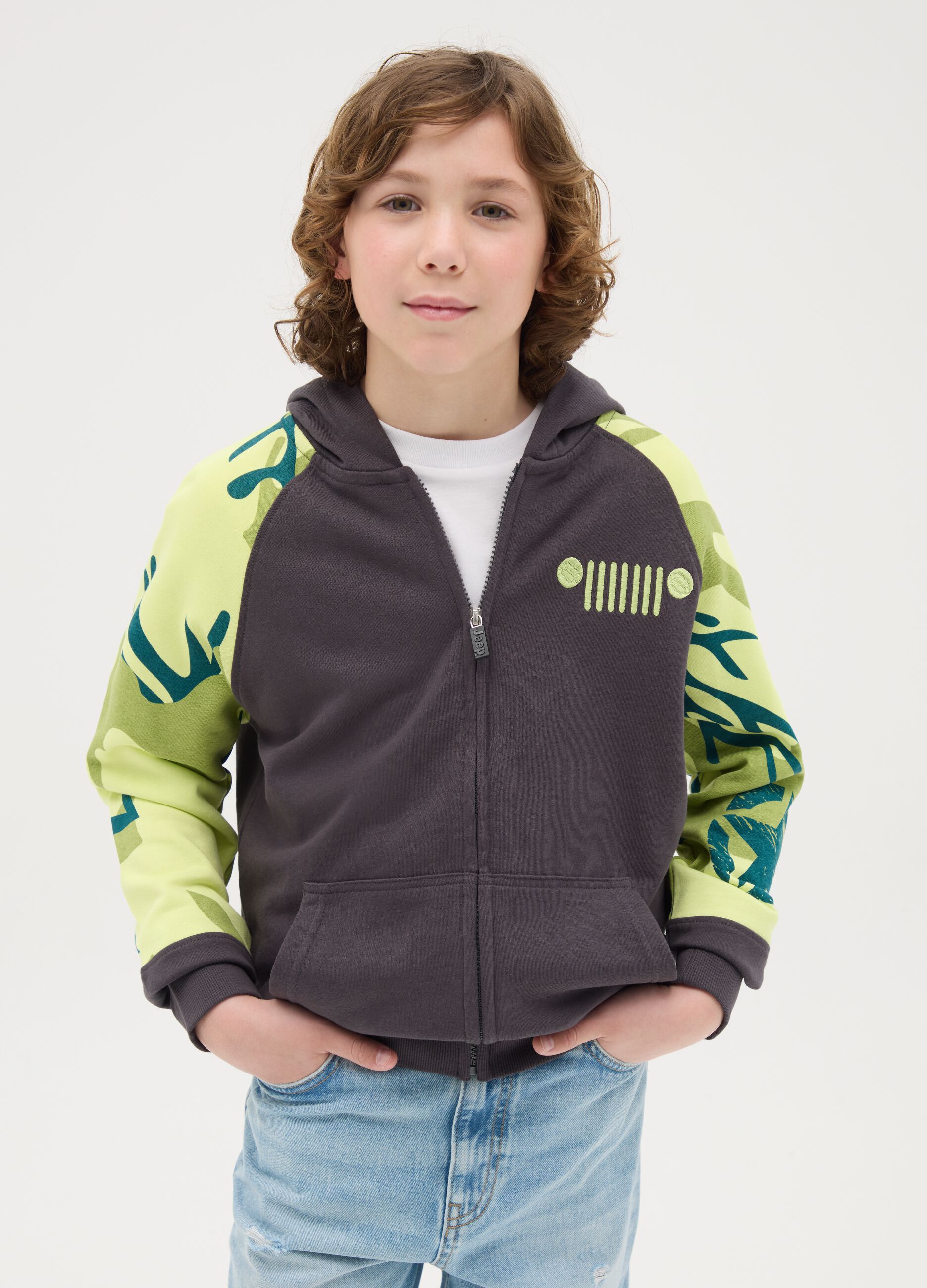 Full-zip con cappuccio stampa camouflage e logo