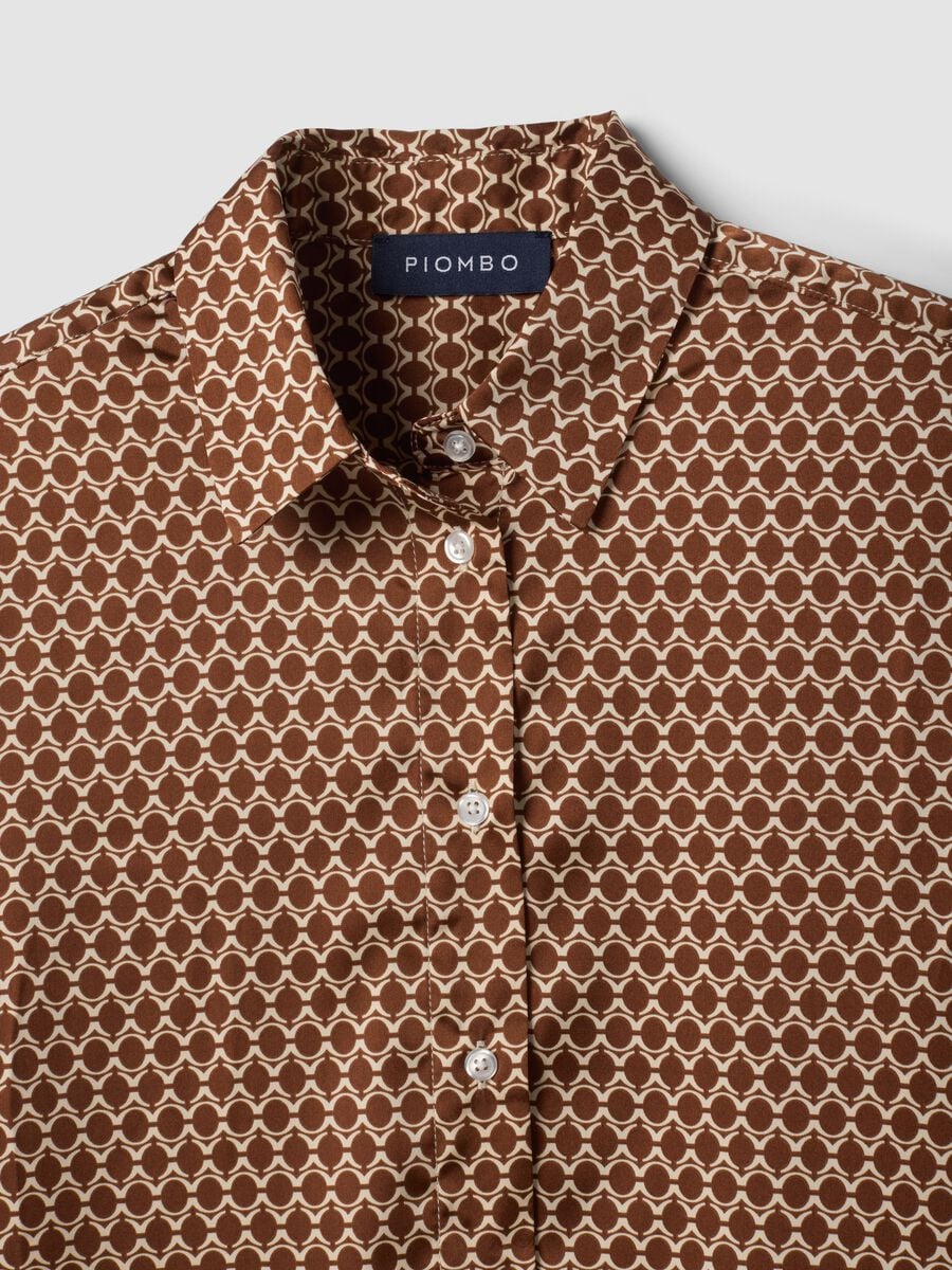 Camicia marrone in tessuto elasticizzato con fantasia regular fit_1