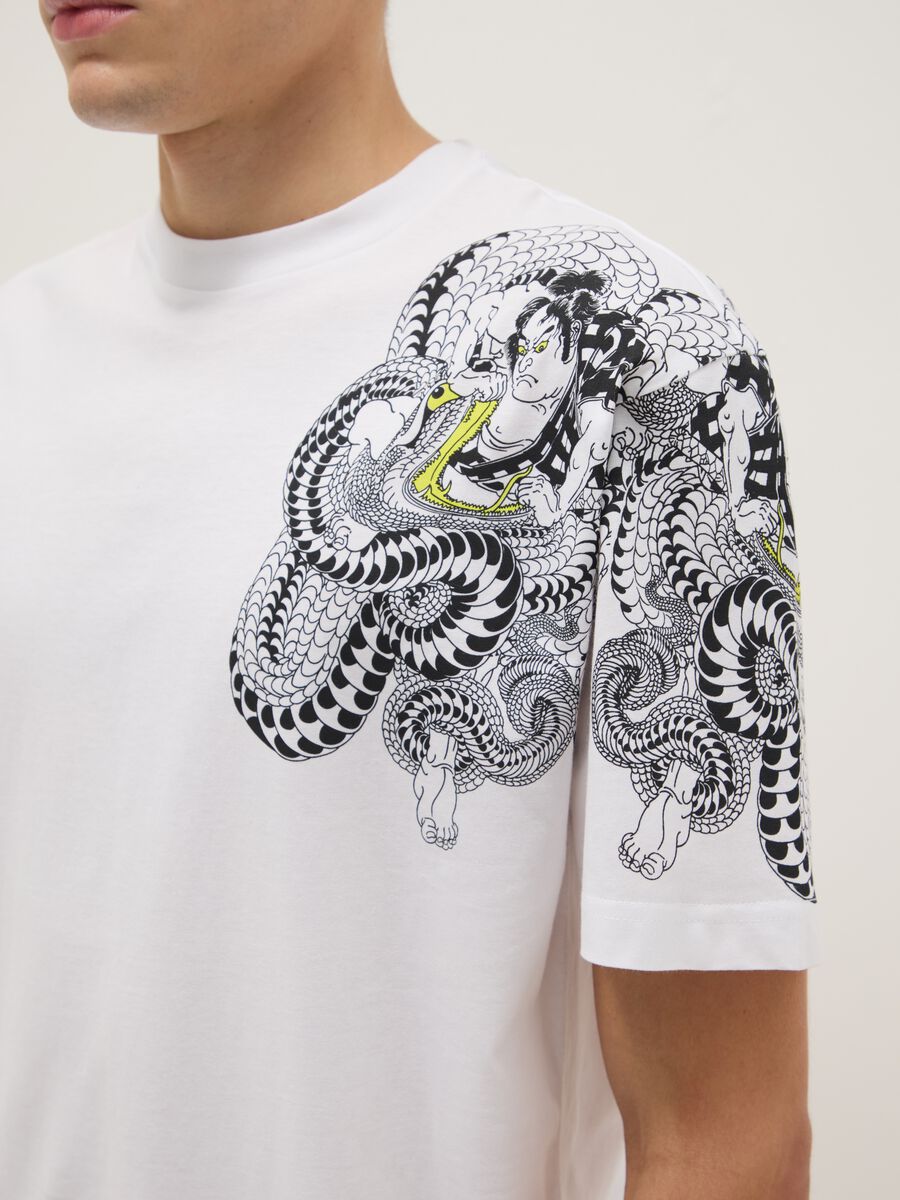 White pure cotton regular fit T-shirt with graphics_3