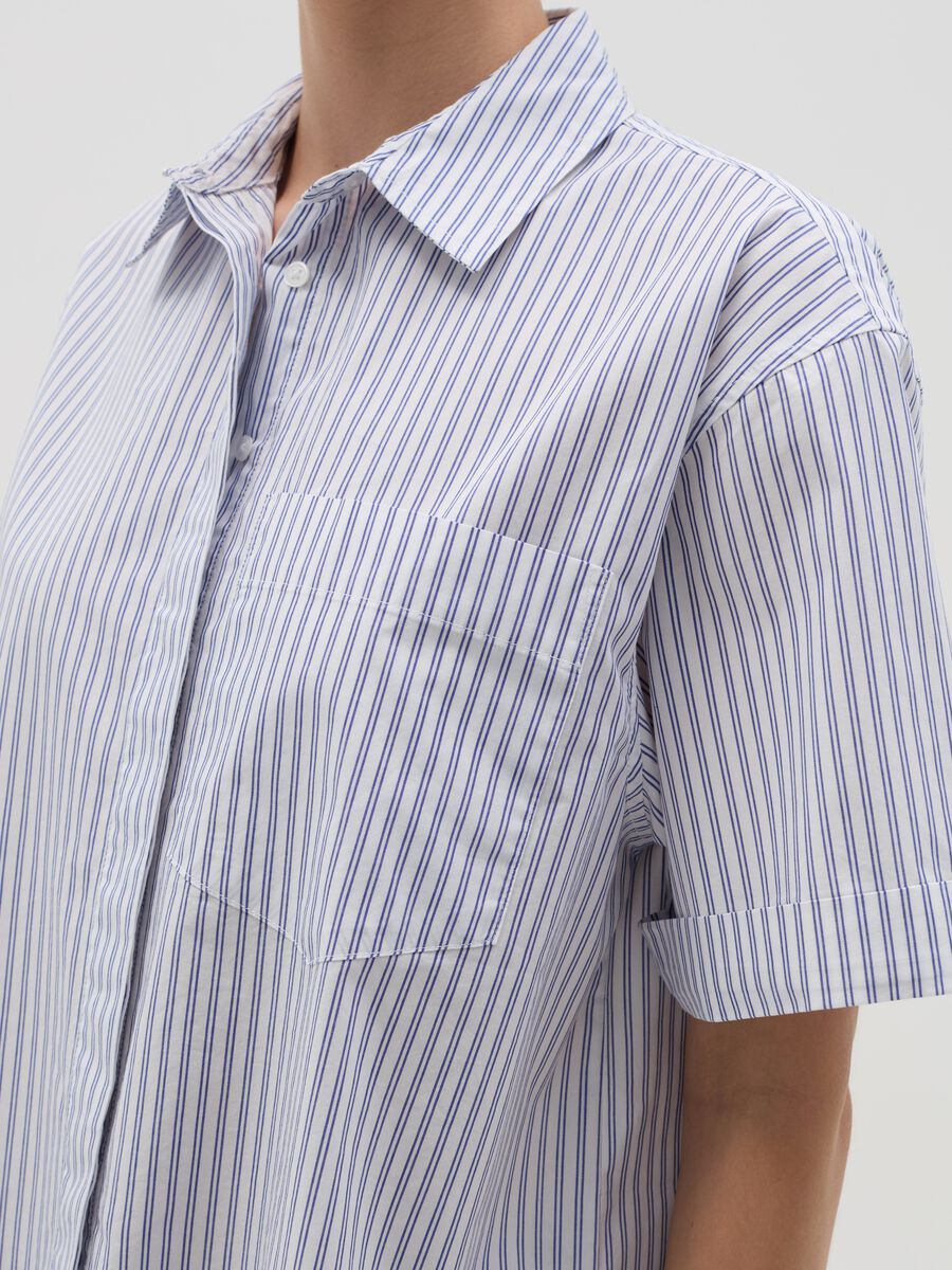 Short-sleeved shirt with striped pattern_2