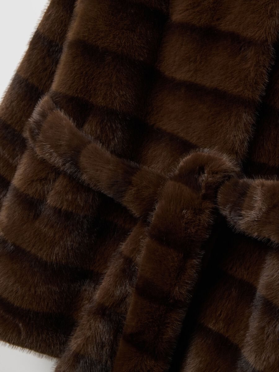 Cappotto morbido marrone con cappuccio e cintura regular fit_5