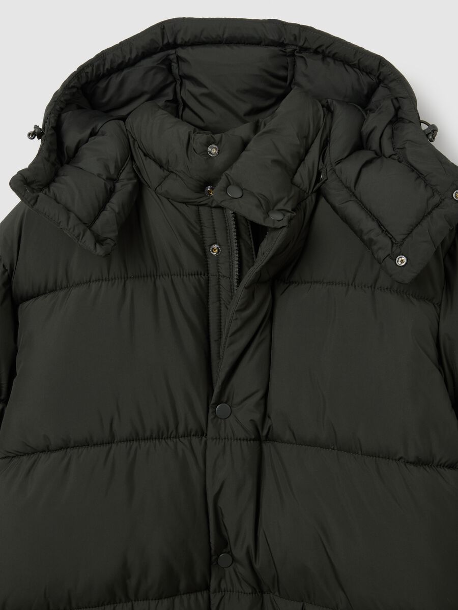 Giubbotto imbottito verde regular fit con zip e bottoni_1