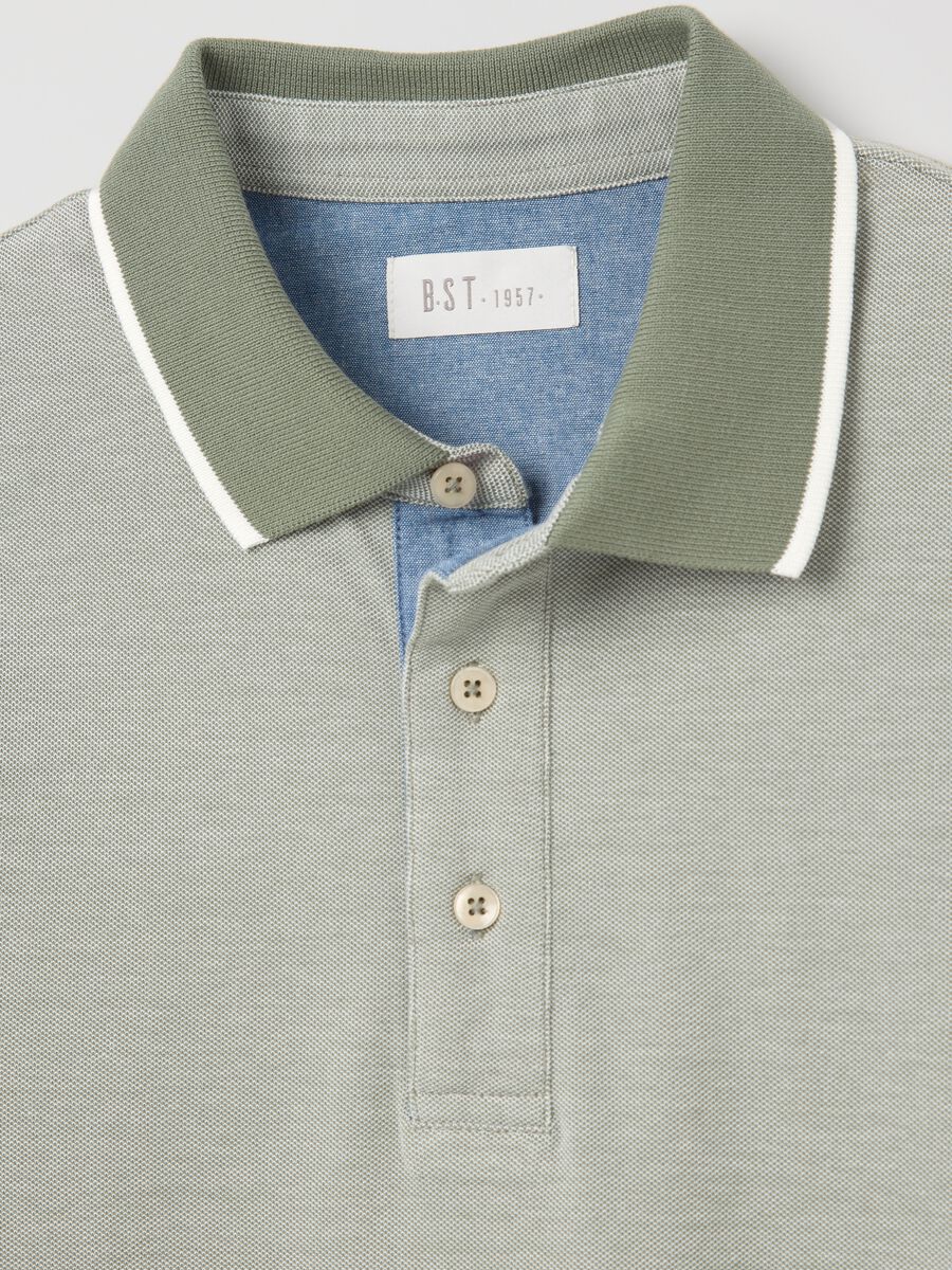 Green polo shirt with short sleeves in cotton piquet_5
