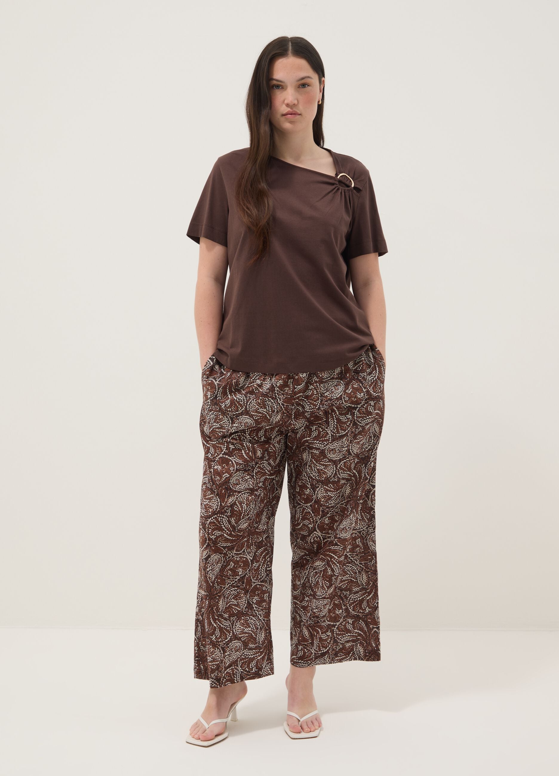 Brown pure cotton T-shirt with ring detail