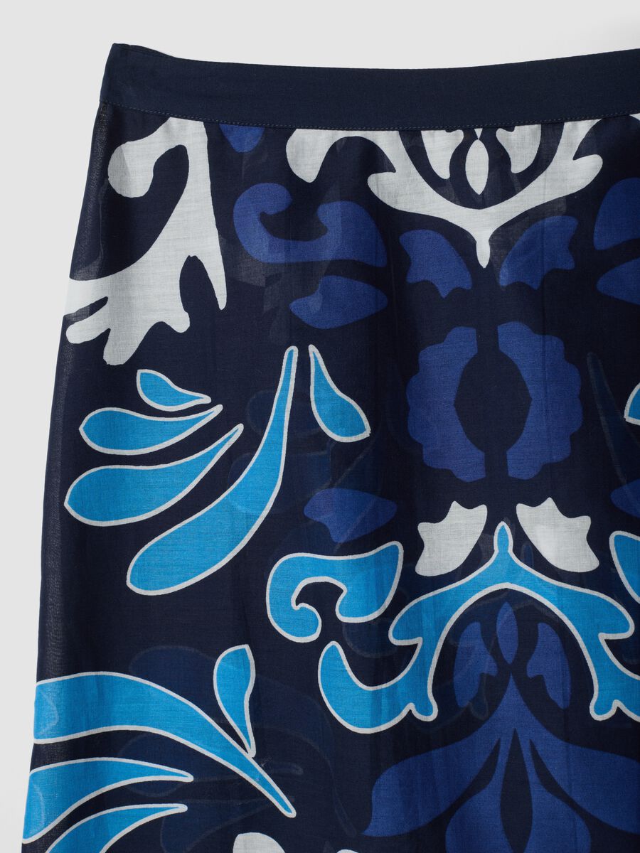 Pareo blu in puro cotone con stampa decorativa_5